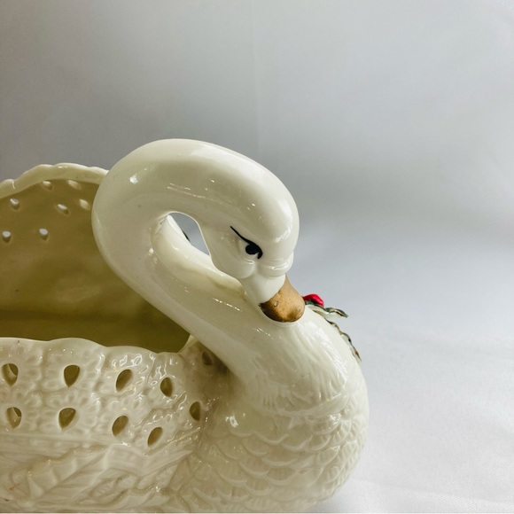 Vintage swan planter/vase - Picture 5 of 13